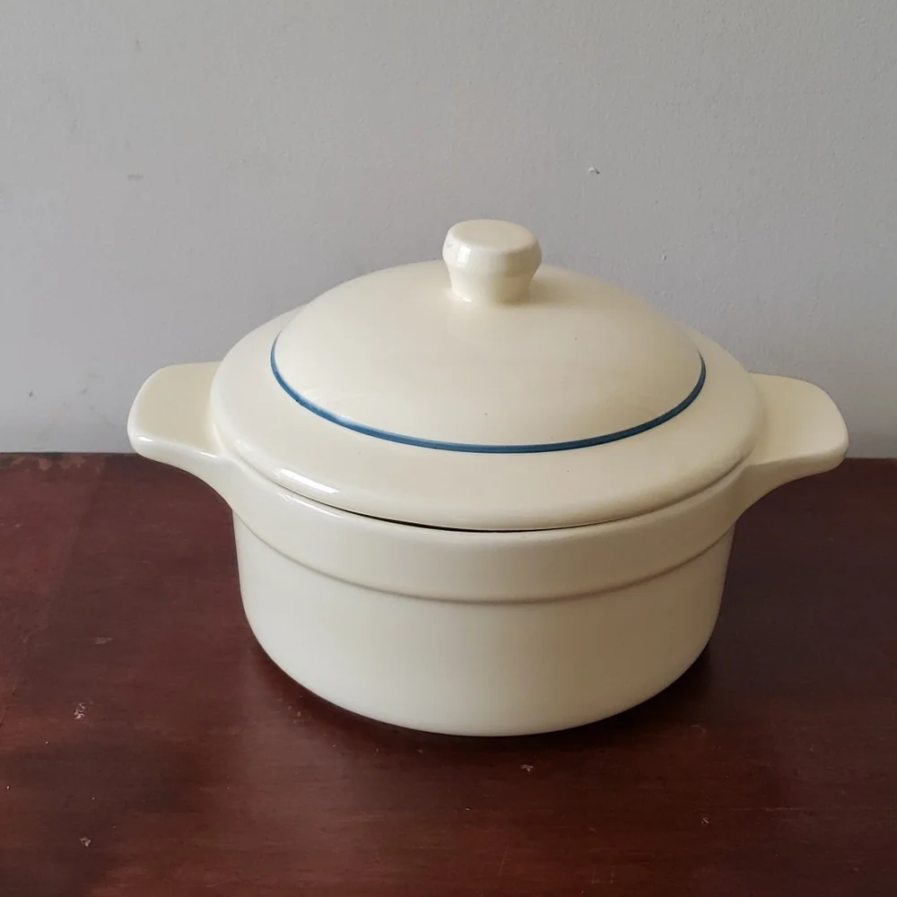 Vintage Treasure Craft The Cook's Nook Covered Cassarole Dish. 2 USA Made